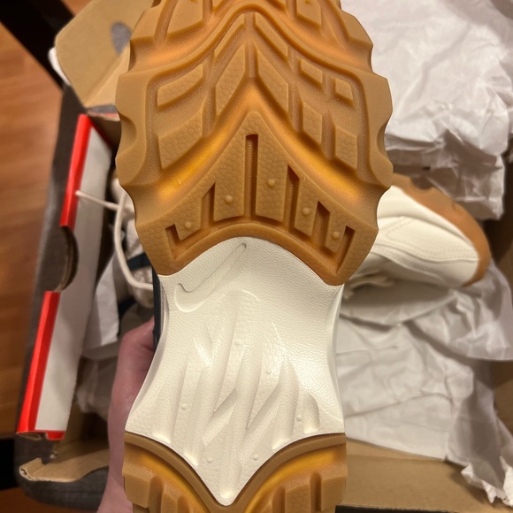 Nike TC 7900 - BRAND NEW NEVER WORN - Picture 2 of 4